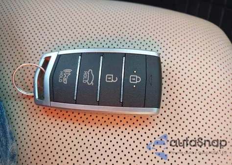 2017 Genesis G90 3.3T Premium z USA, uszkodzony, nr VIN KMHG34JA4HU031949